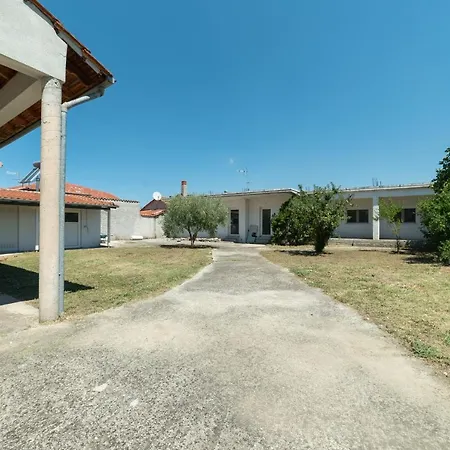 Maison Agistro Inn Angistron