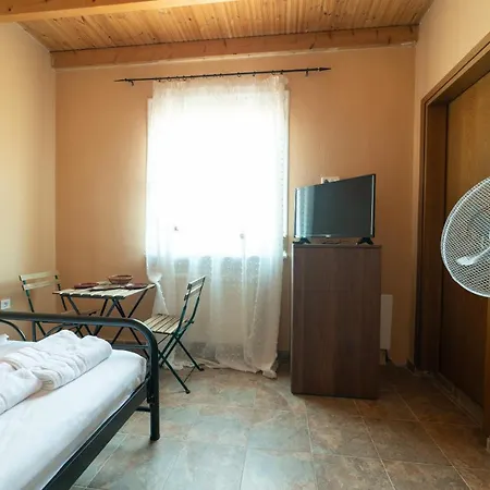 Inn Maison Agistro Angistron
